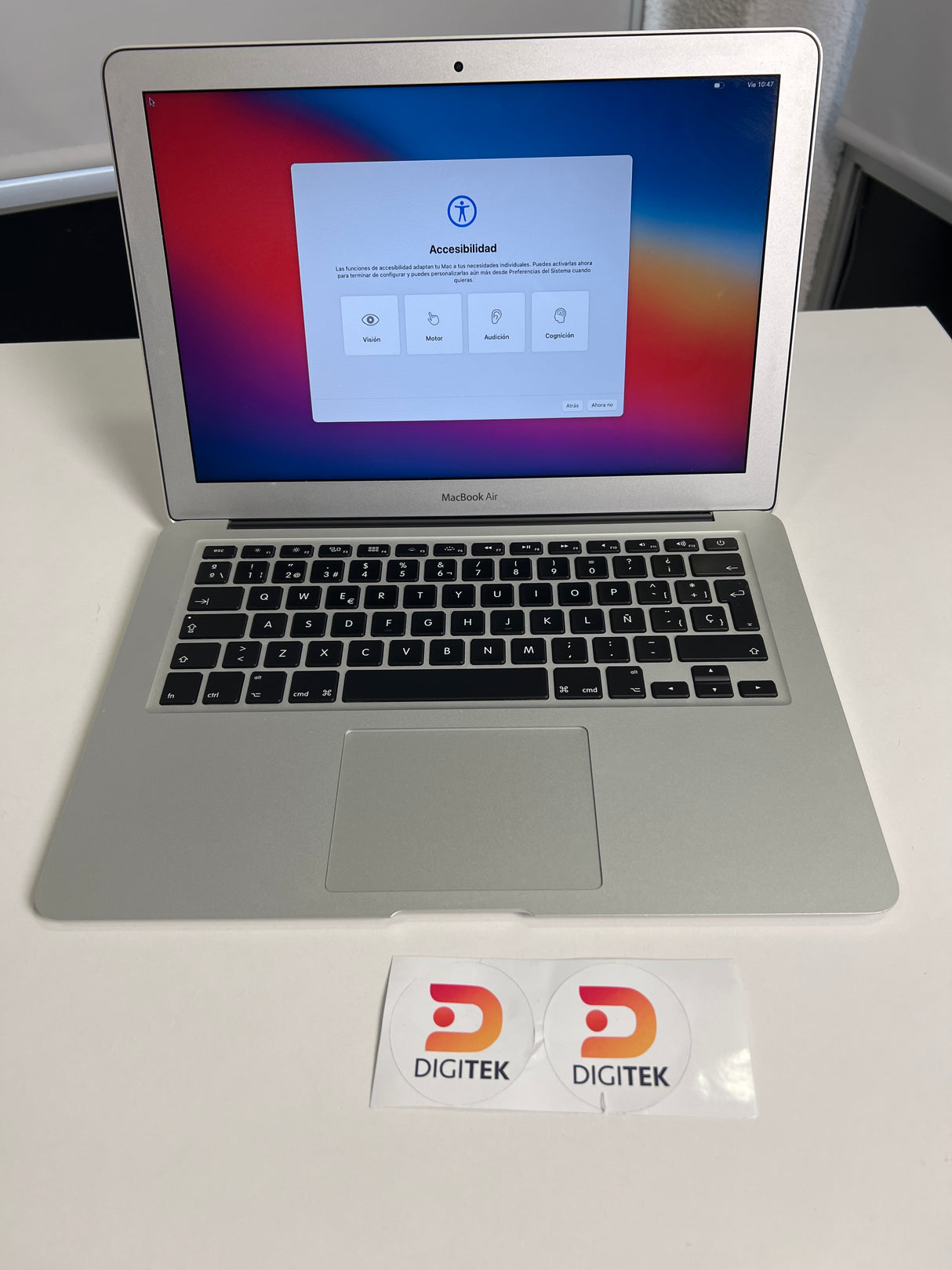 OUTLET - MacBook Air 13 Pulgadas 4GB RAM, 128GB SSD Intel Core i5