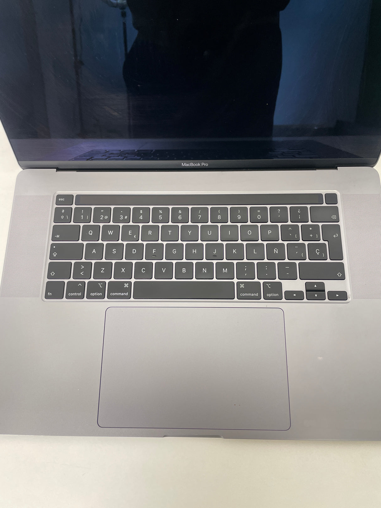 OUTLET - Macbook Pro Touchbar 16 Pulgadas 16GB RAM, 512GB SSD Intel Core i7
