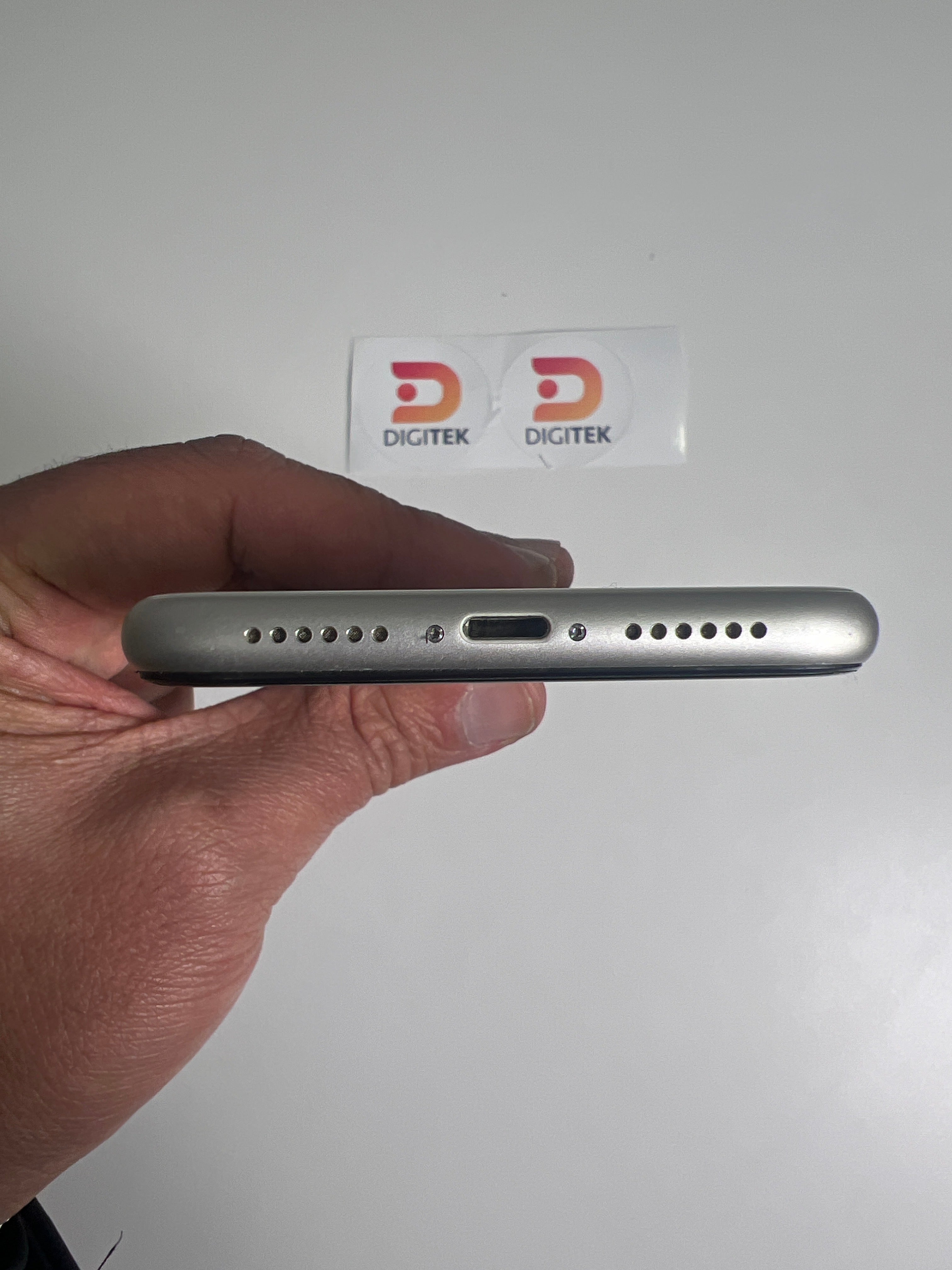OUTLET - iPhone 11 128GB White – Digitek Chile